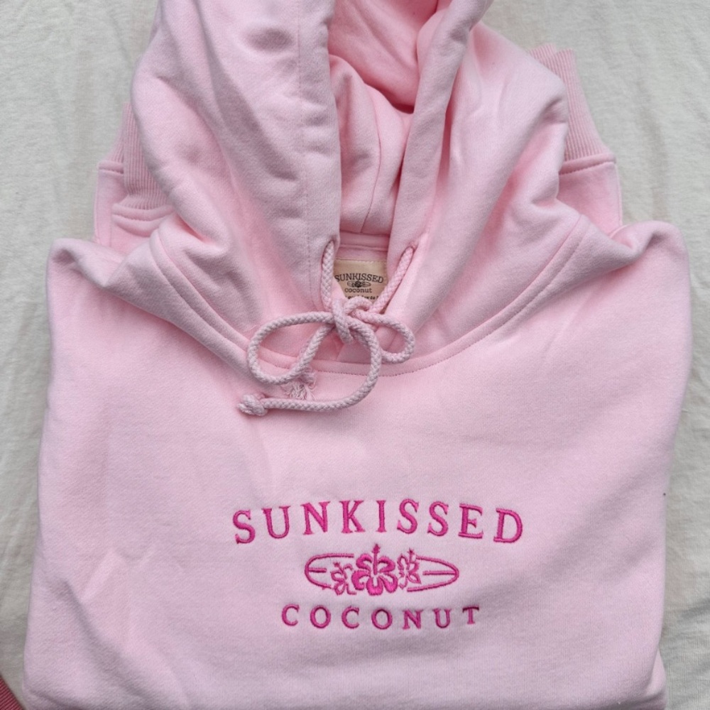 Sunkissed coconut light pink hoodie (M)